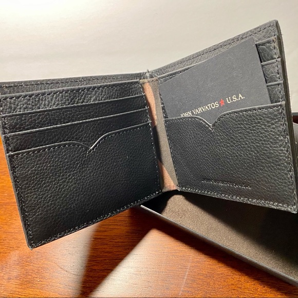 John Varvatos Camo Billfold Bifold Wallet - Picture 2 of 6